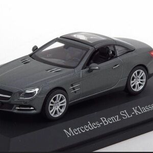 Mercedes-Benz SL-Klasse Model Car - Gray with Excellent Condition